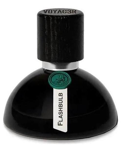 Voyager Flashbulb - premium fragrance for sophisticated tastes.